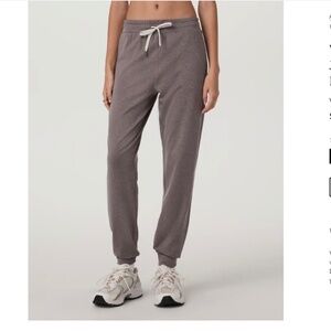 Women’s Vuori Performance Jogger - Size M
